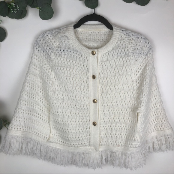 VTG Poncho Cape Girl Crochet Knit Fringe Boho Shawl Chic Throw Hippie White Smal - Picture 1 of 2